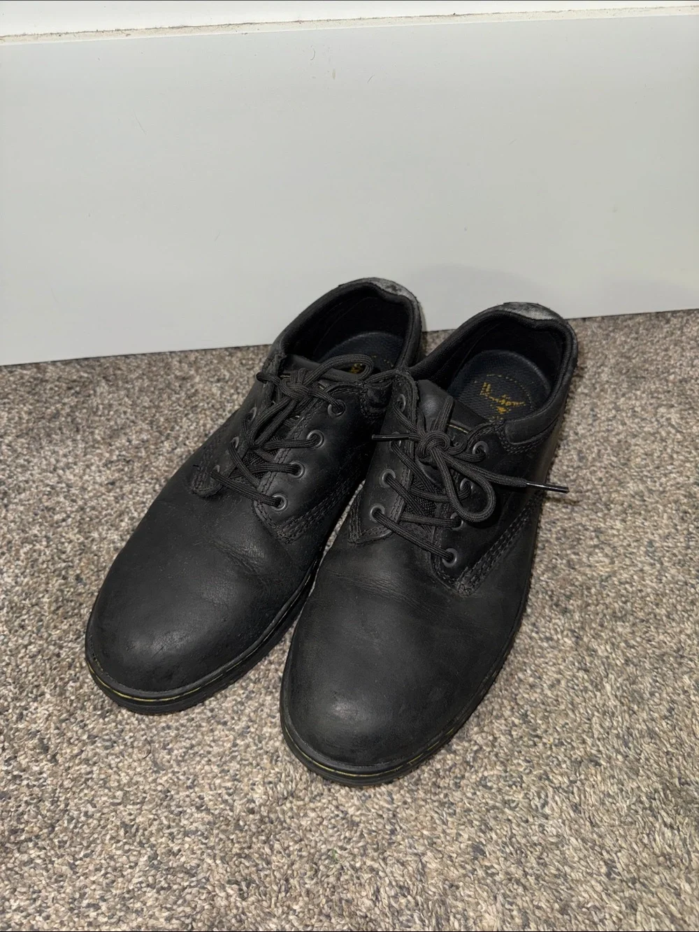Doc Marten Low Top Black Leather Men's Lace-Up Shoes Sz 10 Slip resistant work